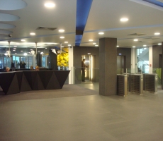 Este Building